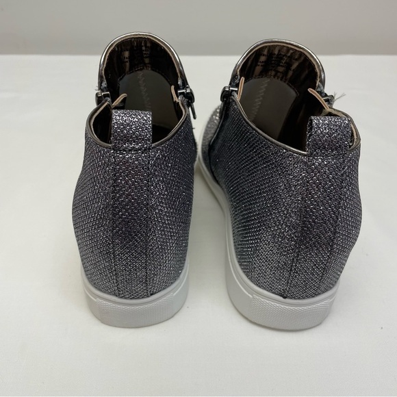 Metropolitan View Silver Rhinestone Embellished Ankle Boot Women’s Size 7 Medium - Picture 2 of 7